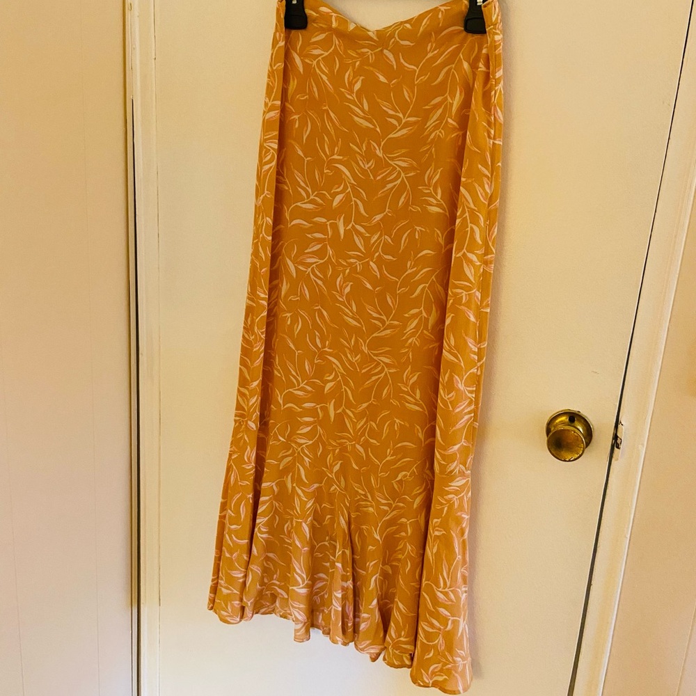 Beautiful Peach Georgette Long Skirt w Bottom Frill